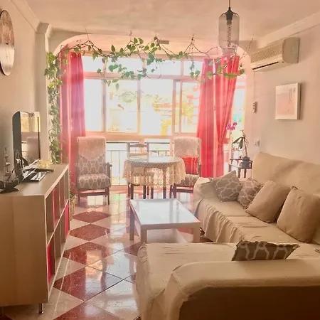 Apartment 2 Minutes From The Beach!!! Great Apartment!!! *